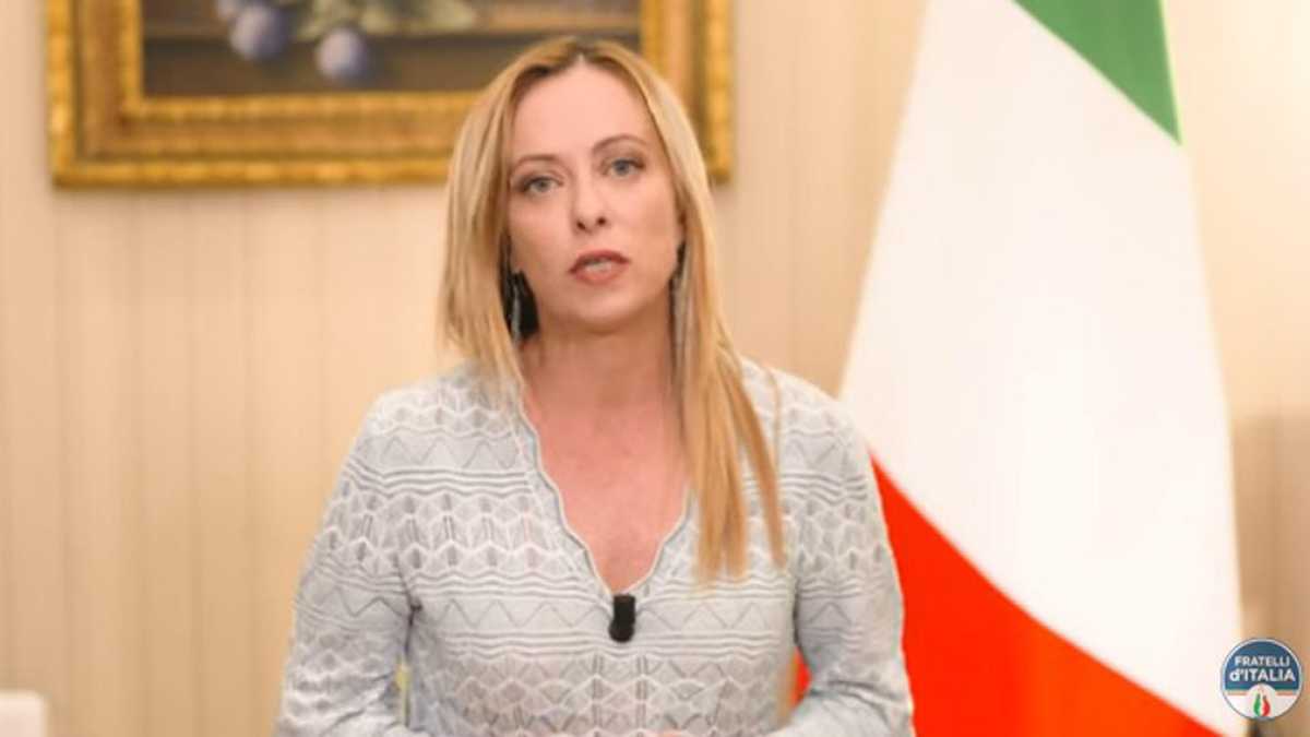 Immagine di Attacchi in famiglia: ora Palazzo Chigi teme un'inchiesta tv su Lollobrigida