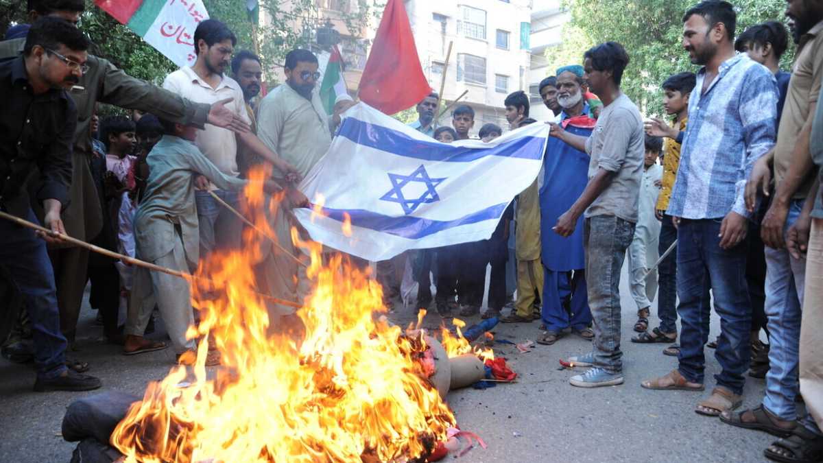 Immagine di Quelli che da sinistra vedono in Hamas dei compagni che sbagliano