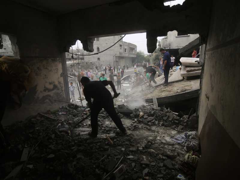 Hamas libera due ostaggi: la testimonianza di Yocheved Lifschitz. A Gaza ancora 14 italiani
