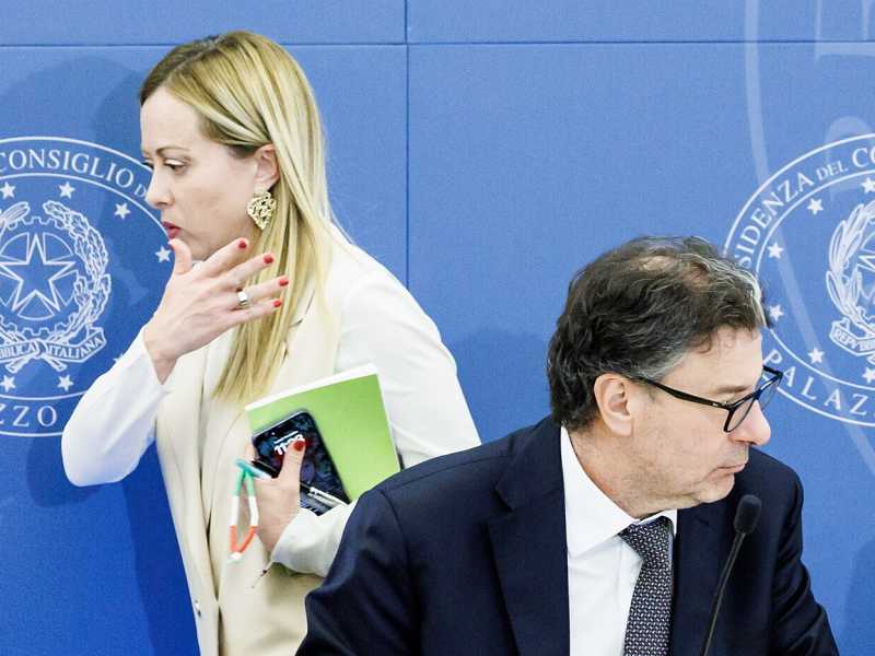 Giorgia Meloni e Giancarlo Giorgetti (foto LaPresse)