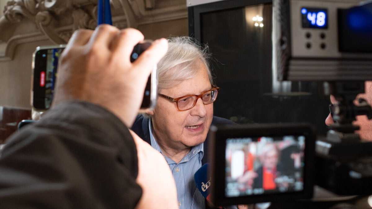 Immagine di Il caso Sgarbi e l’eterno carnevale del ministero della Cultura