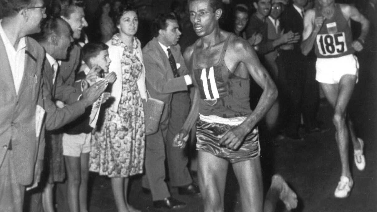 Immagine di La corsa leggera e scalza di Abebe Bikila fece la storia dello sport
