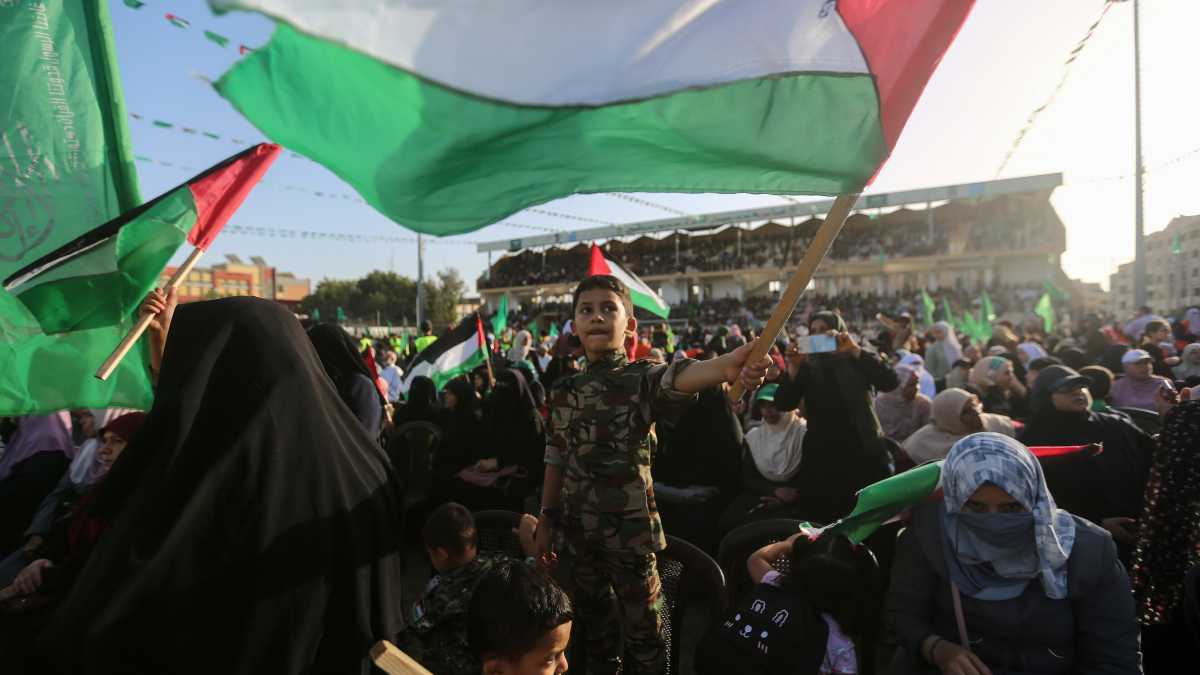 Immagine di Pro russi, pro Hamas, nazionalisti e bolscevichi, che parterre alla “Conferenza di pace” di Roma