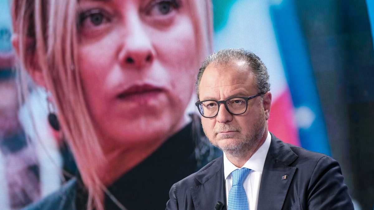 Immagine di Mulè: "Meloni non controlla il governo. Sulla manovra FI esclusa. Così non la votiamo"