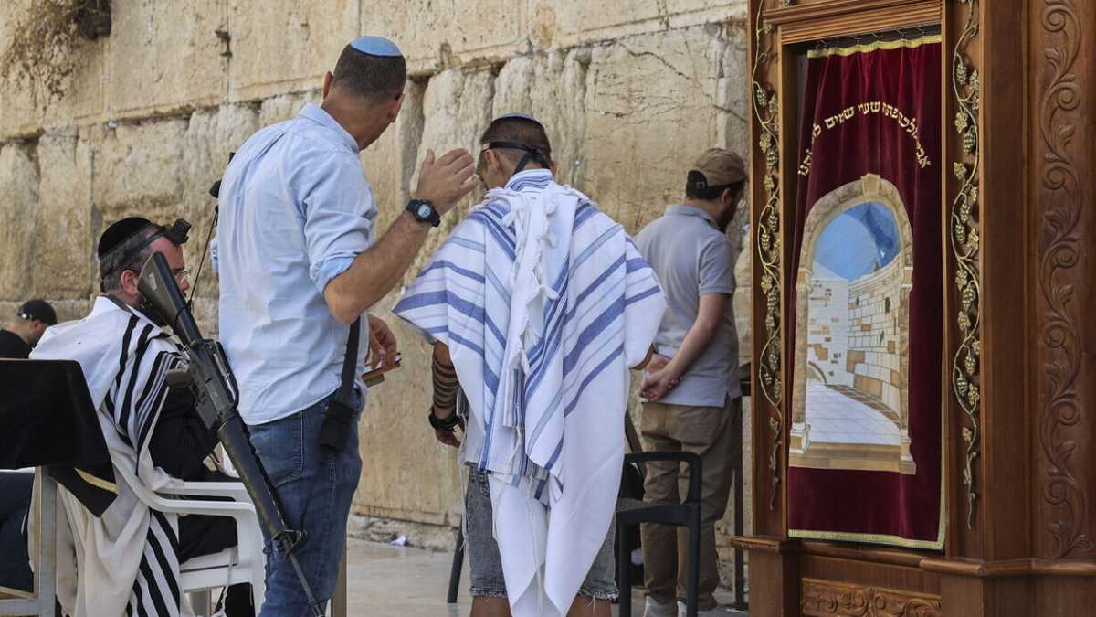 Immagine di Israele, day after. Parla Davide Nizza, ex preside della scuola ebraica di Milano