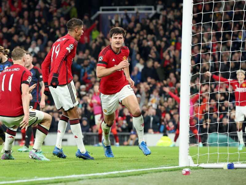 In onore di sir Bobby Charlton sta tornando lo United