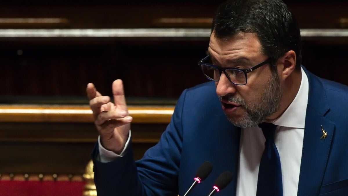 Immagine di Salvini prova già a prenotare le prossime leggi di Bilancio: "Ci vogliono pace fiscale ed edilizia"