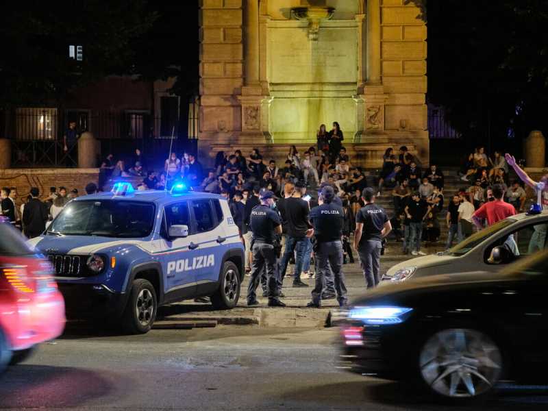 Da Roma a Milano, la prova che l’uguaglianza esiste: se chiami vigili e polizia... non arrivano