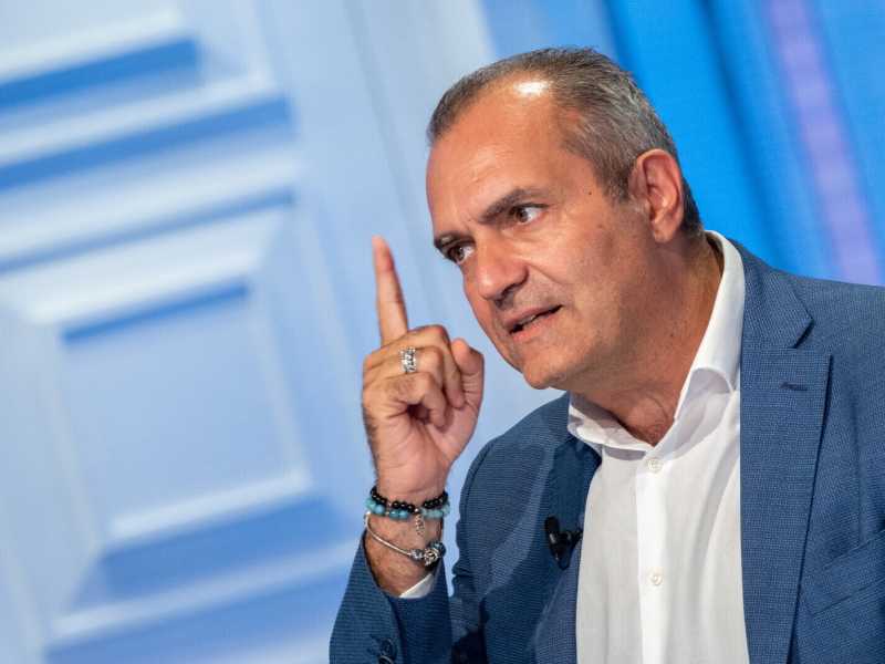 De Magistris non sa se quelli di Hamas sono terroristi