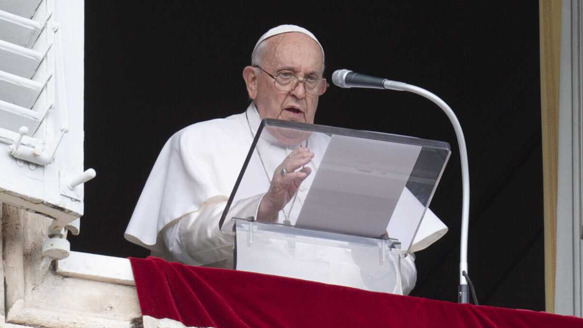 Immagine di Papa Francesco e le buone intenzioni dilapidate in un prontuario di parole vane