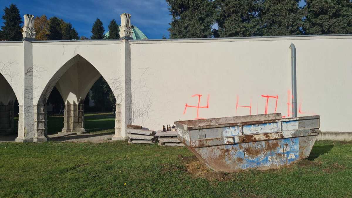 Immagine di L'incendio e le svastiche nel cimitero ebraico di Vienna