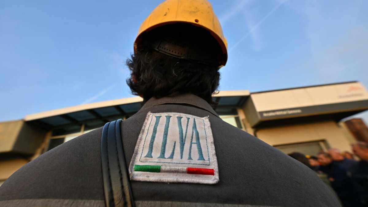 Immagine di Meloni, che si vanta di aver abolito il Rdc, a Taranto usa il metadone della cassa integrazione