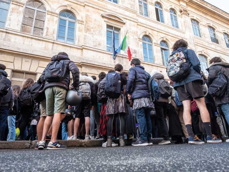 L’osceno silenzio sullo studente ebreo messo alla sbarra a scuola. Fosse stata un’altra minoranza?