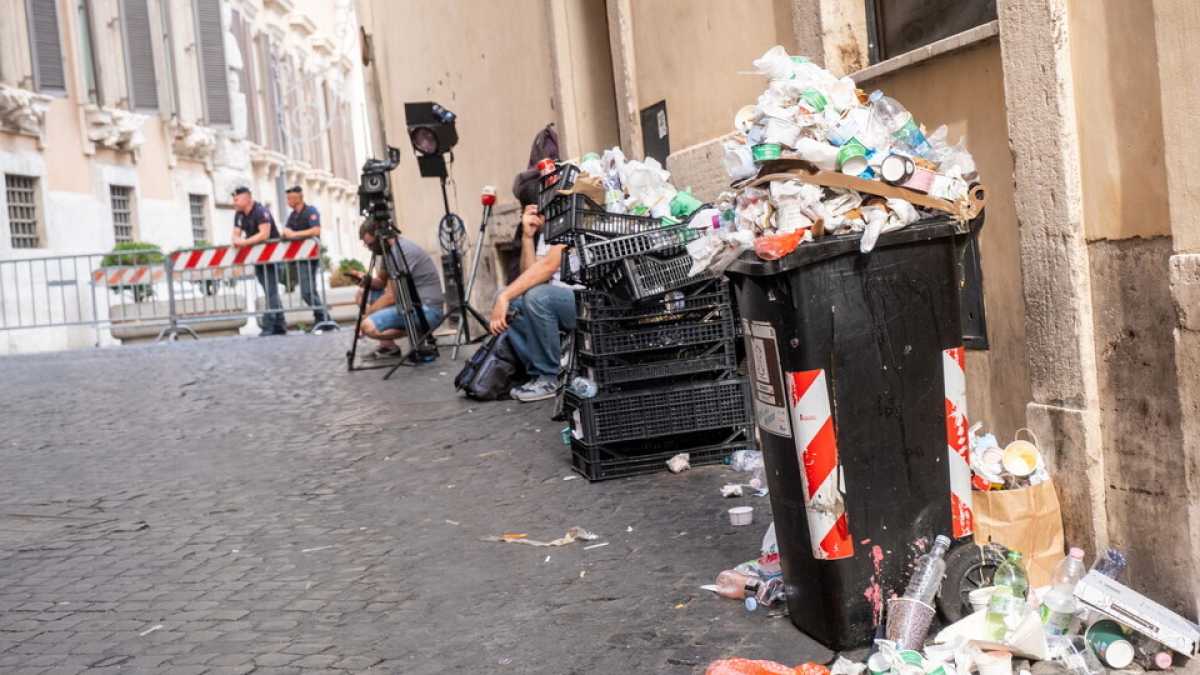 Immagine di Il panpenalismo di Meloni e Nordio arriva ai rifiuti