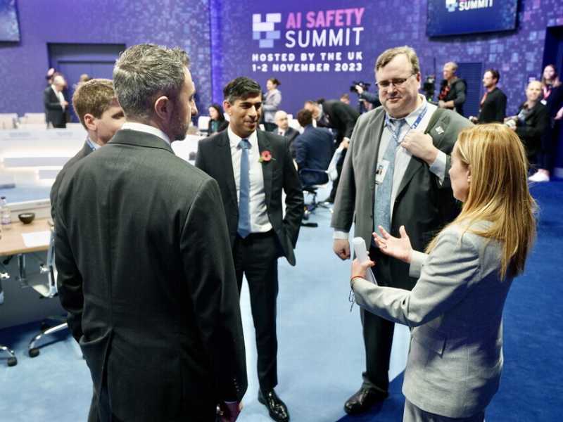 La diplomazia di Sunak sull'intelligenza artificiale funziona a metà