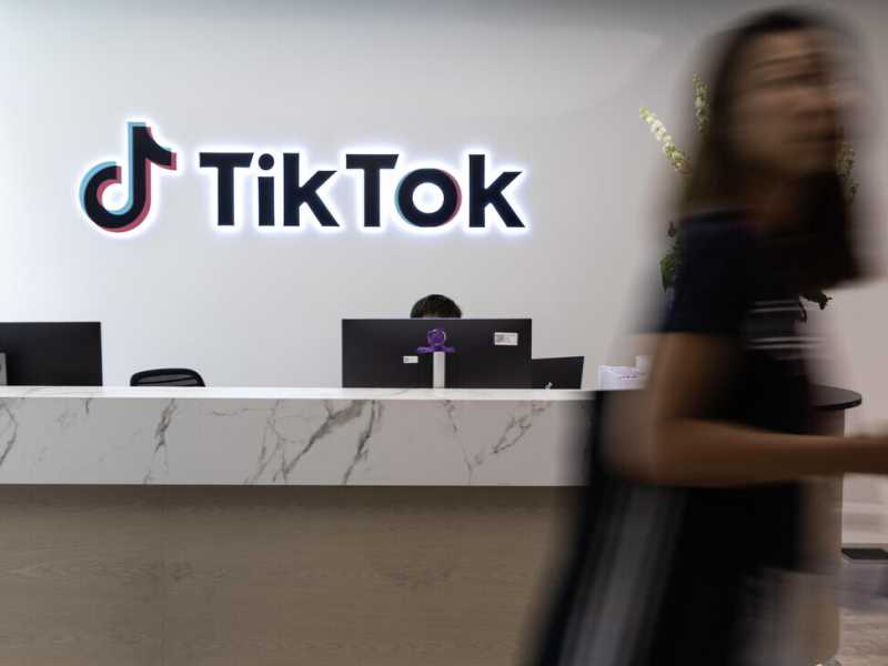La stanza dei bottoni: il successo di TikTok (e gli altri social), spiegato a mia nonna