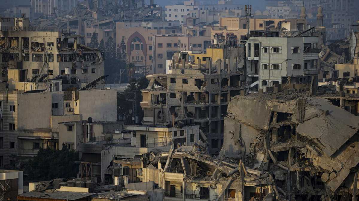 Immagine di Israele circonda Gaza City. Dopo il blackout tornano le comunicazioni