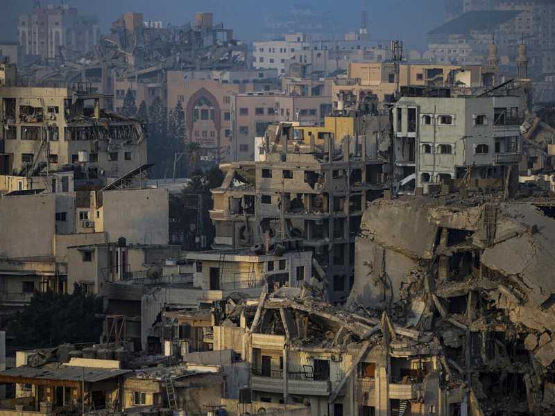 Israele circonda Gaza City. Dopo il blackout tornano le comunicazioni