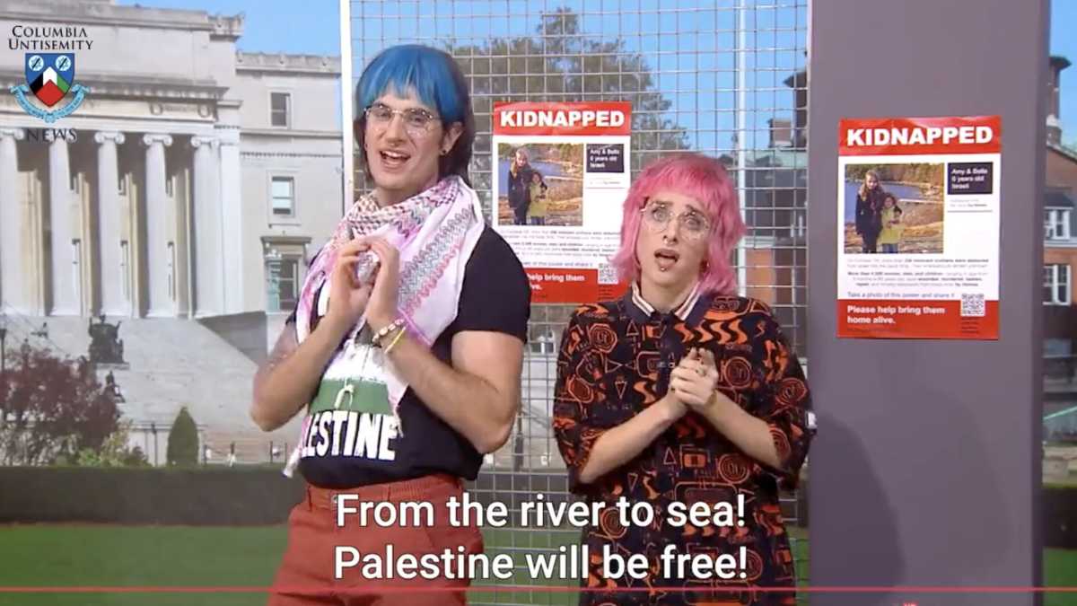 Immagine di Lo sketch comico degli studenti che si fanno dire da uno di Hamas: siete troppo scemi