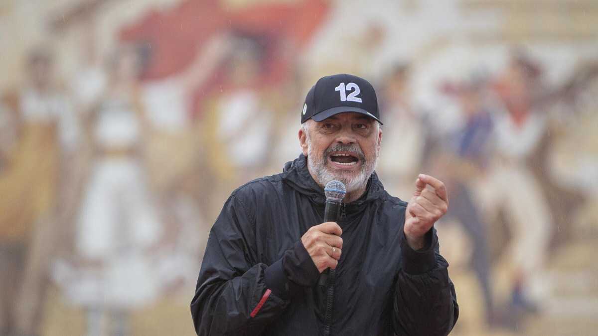 Immagine di Occhio: Edi Rama non è quel che sembra, ci dice il parlamentare Shehaj
