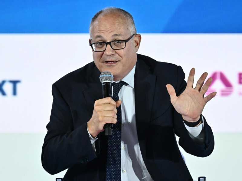 “Sulle licenze taxi il governo ha sbagliato tutto. Io non ho colpe”. Intervista a Gualtieri