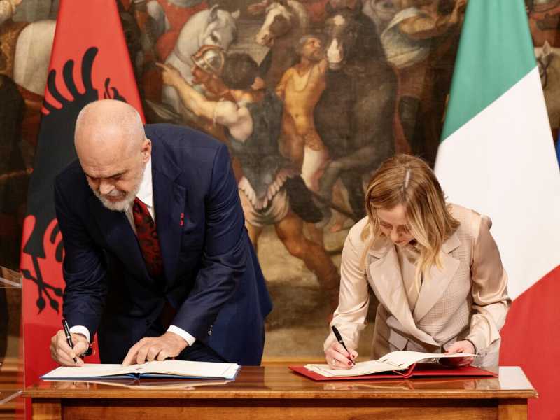 Cosa c'è nell'accordo con l'Albania per la gestione dei migranti
