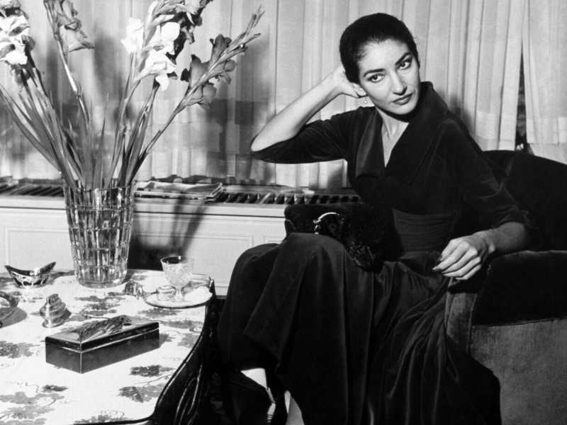 La cantante Maria Callas nella sua casa milanese nel 1958 (Archivio storico spettacolo Milano, via LaPresse)<br />&nbsp;<br />