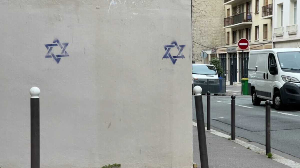 Immagine di Il mandante delle stelle di David sui muri francesi è un moldavo pro russo
