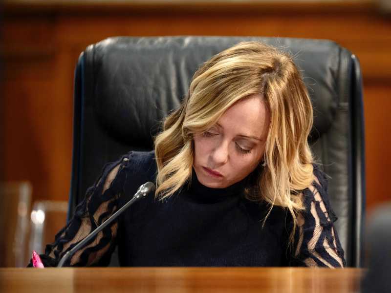 Meloni e l'ora fatale del referendum. Appello agli italiani: "Volete decidere?"