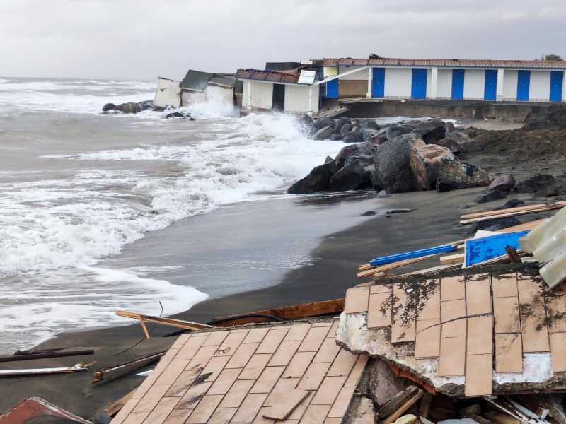 Venite a vedere il declino finale di Ostia: il deserto del reale