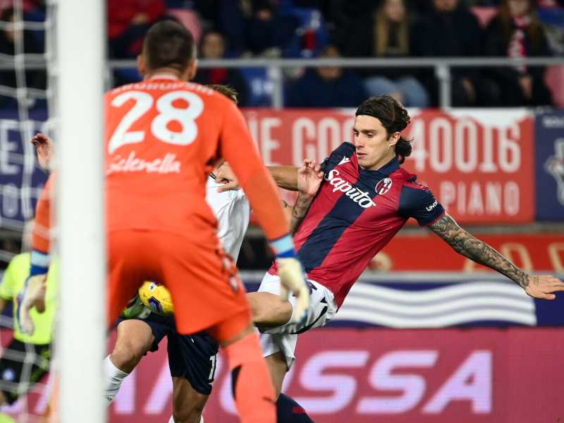 Riccardo Calafiori contro la Lazio (foto LaPresse)