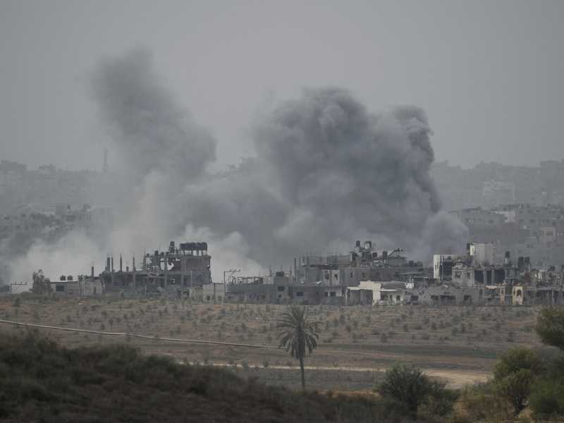 Attacchi israeliani nella Striscia di Gaza (LaPresse)