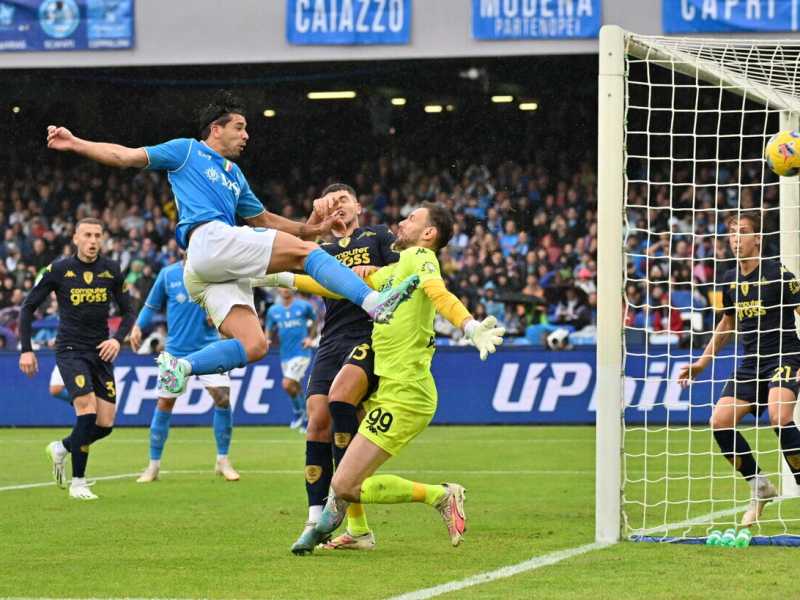 Etrit Berisha contro il Napoli (foto Ansa)