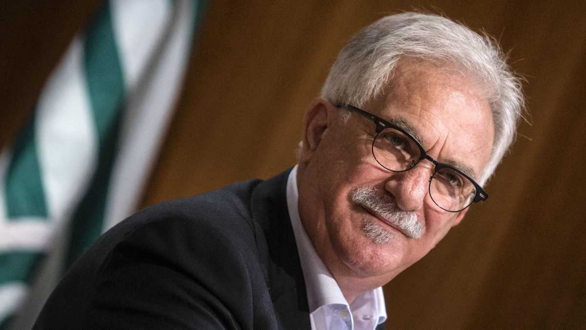 Immagine di Bonanni: "Landini deve imparare le regole base del sindacalismo"