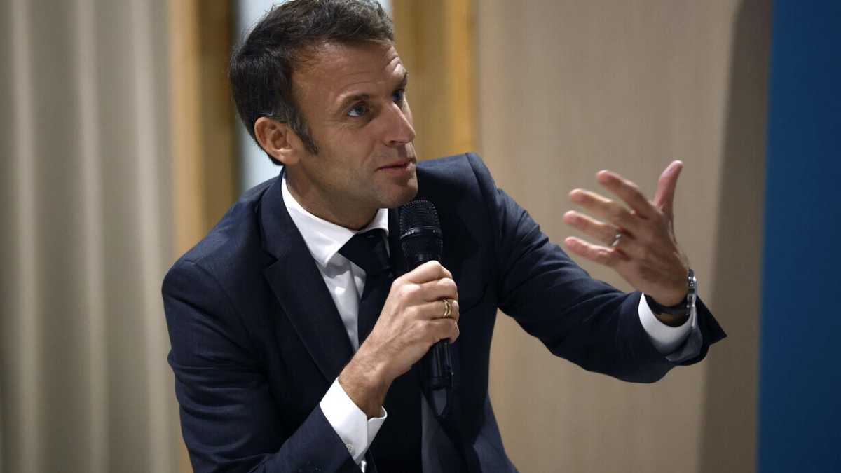 Immagine di La fronda diplomatica scrive una nota: Macron è troppo filo israeliano, rovina la Francia