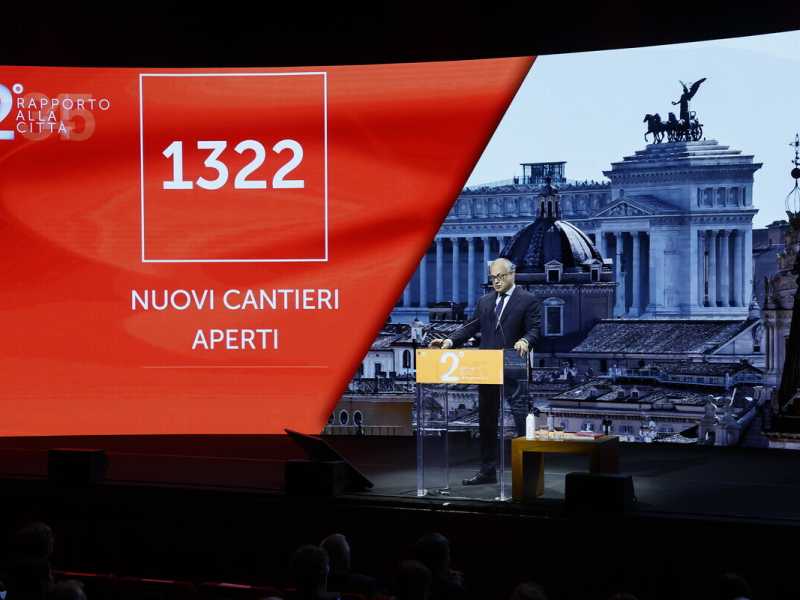 Le sorprese di Gualtieri: riapre la metro A e l'albero di Natale si sposta a piazza del Popolo