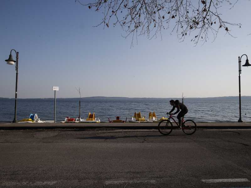 Meditare per lavorare, la trovata del comune di Trevignano