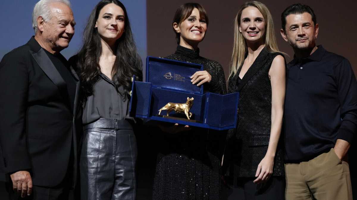 Immagine di Niente lacrime, il film di Paola Cortellesi lascia solo un gran senso d’impotenza