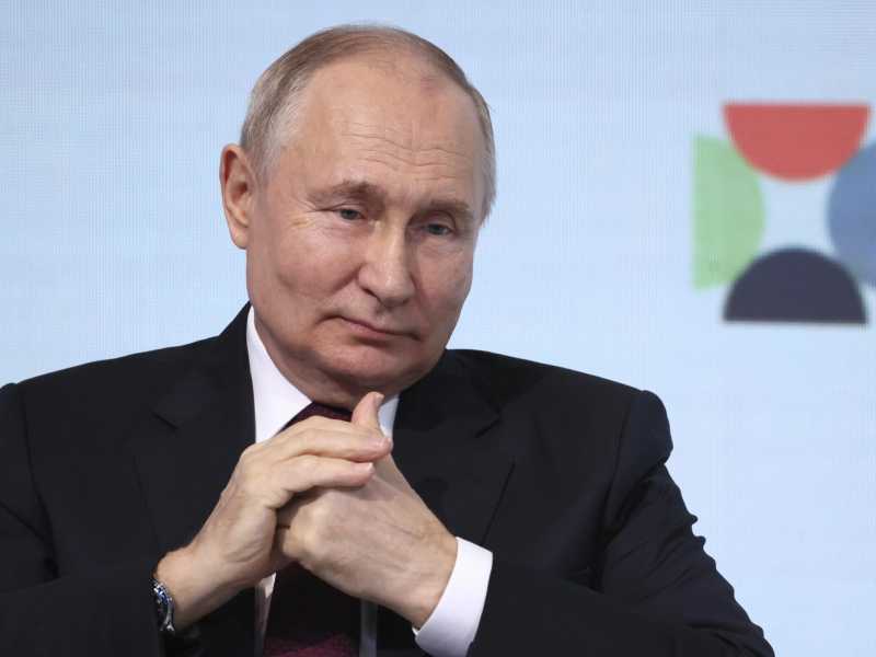 Putin ha bisogno di assassini e li scarcera. In galera (per 7 anni) ci manda Sasha e il suo pacifismo