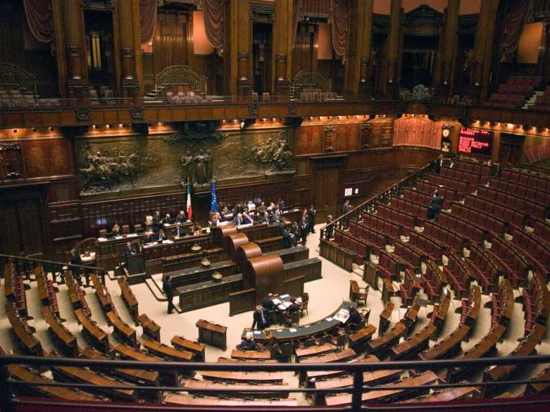 Affitti troppo alti e taglio degli eletti: la settimana corta dei parlamentari è un problema per il governo