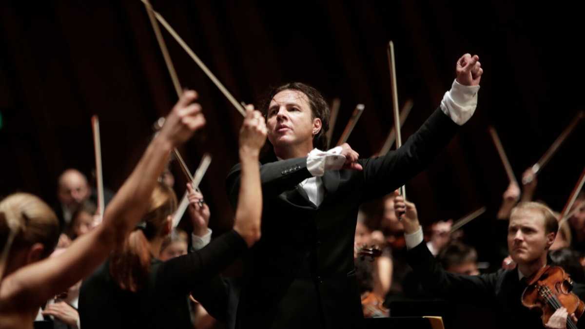 Immagine di Dirigere Mozart in Siberia: Teodor Currentzis, il maestro del tempo