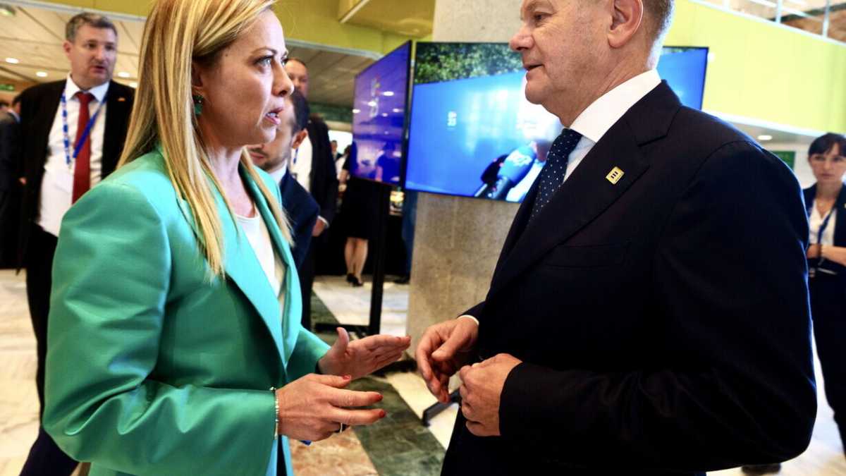 Immagine di Meloni in Germania per il piano d'azione e il G20. Al vertice presente anche Putin