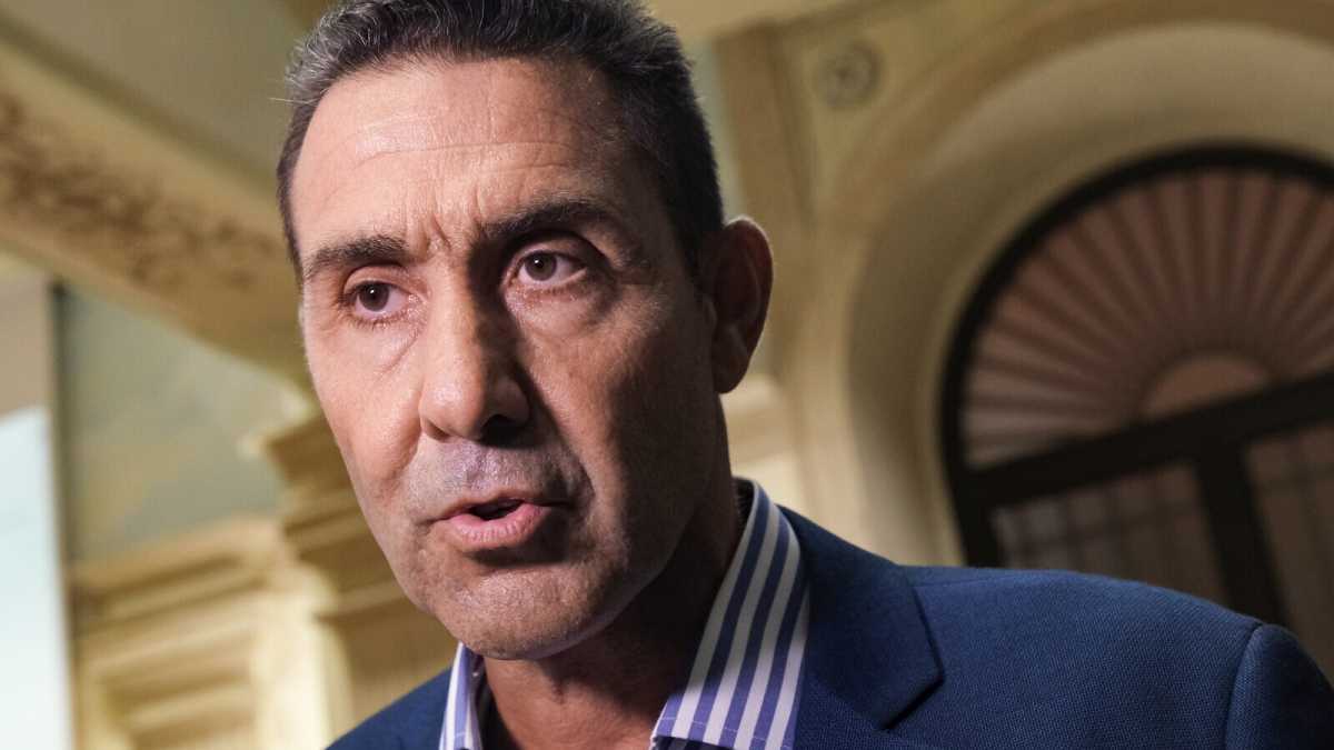 Immagine di Il Vannacci al contrario. Il generale da alfiere del free speech a querelante politicamente corretto