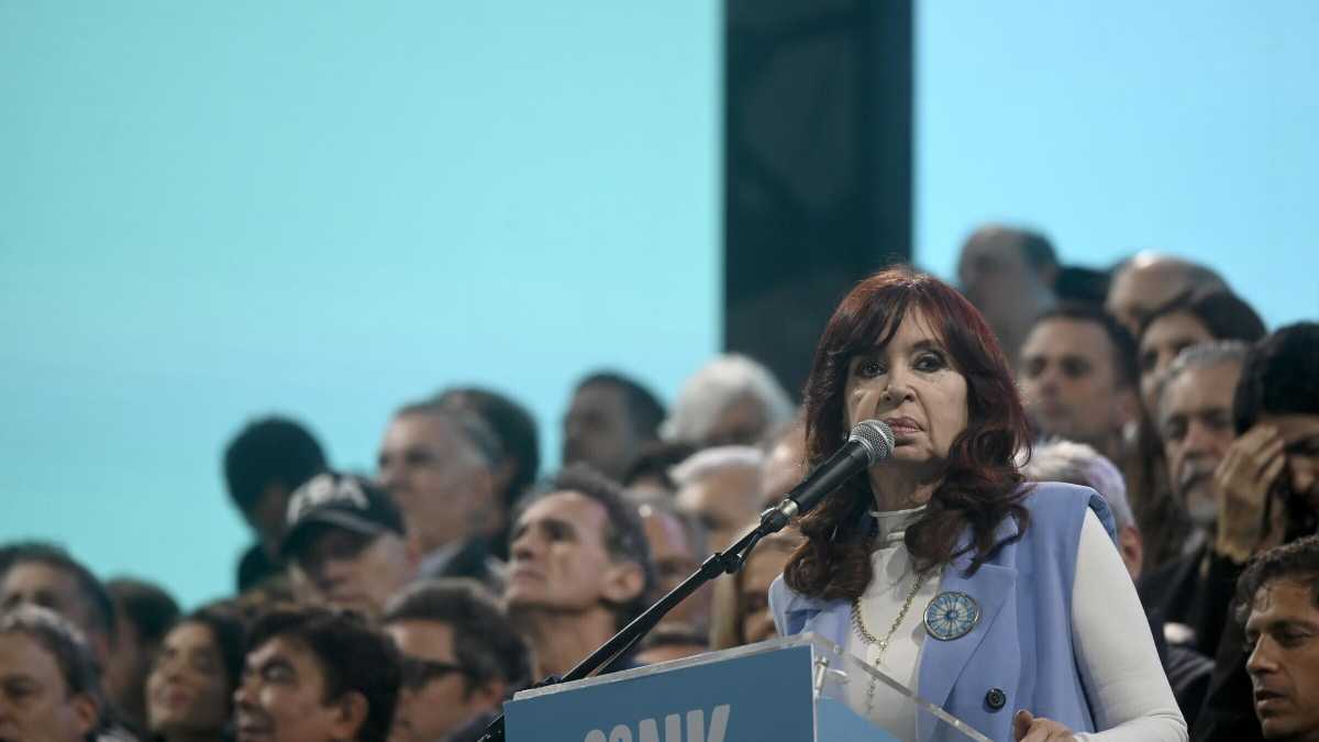 Immagine di Kirchner annulla il suo viaggio a Napoli
