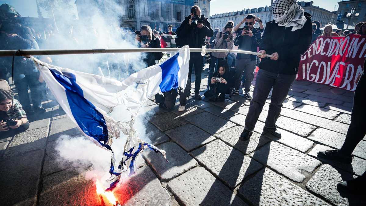 Immagine di Ucraina, vaccini, Israele, femminicidi. Uscire dalle bolle per difendere il free speech