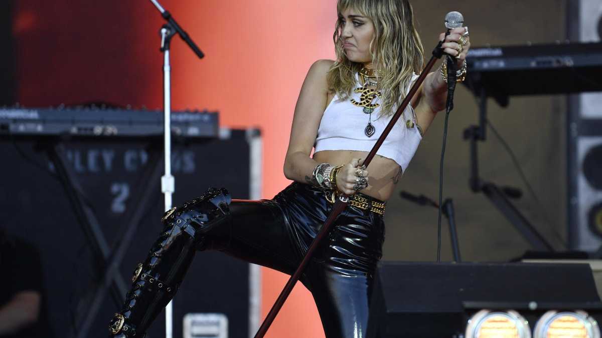 Immagine di Meglio Miley Cyrus del film di Paola Cortellesi