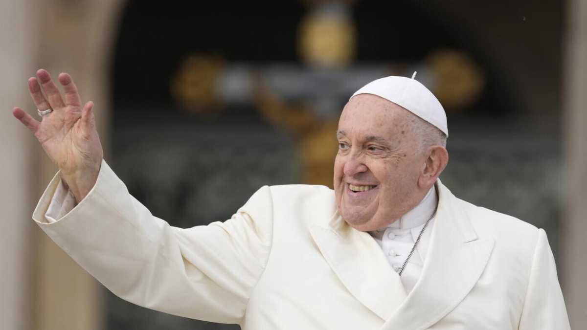 Immagine di Papa Francesco equipara il massacro di Hamas alla reazione israeliana