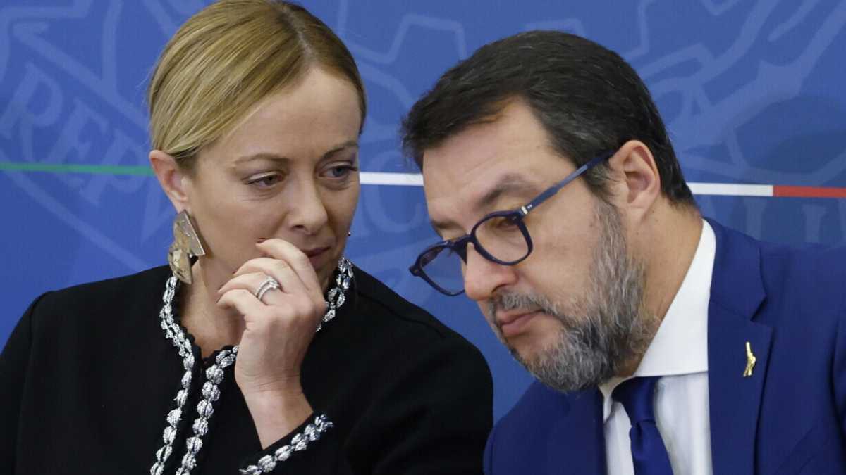 Immagine di Rinviato l'incontro di Meloni con i sindacati. "Buon senso o precetto", avverte Salvini