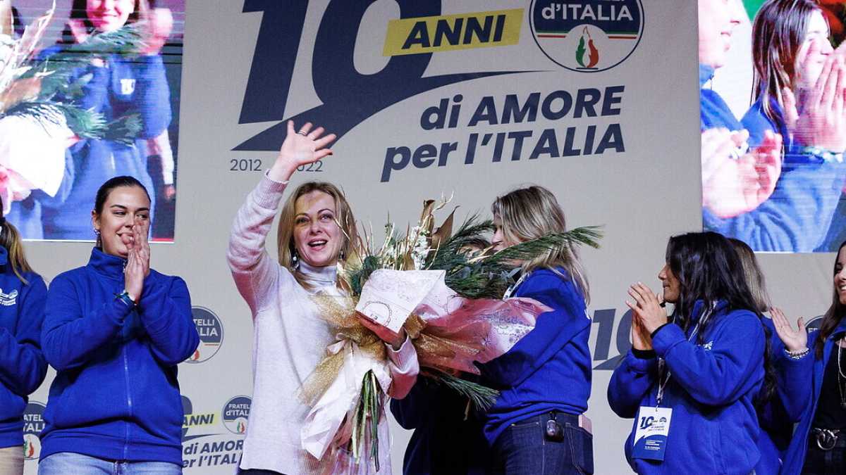 Immagine di Non rinnegare, non rimuovere. Meloni e la terza Fiuggi sull’euro
