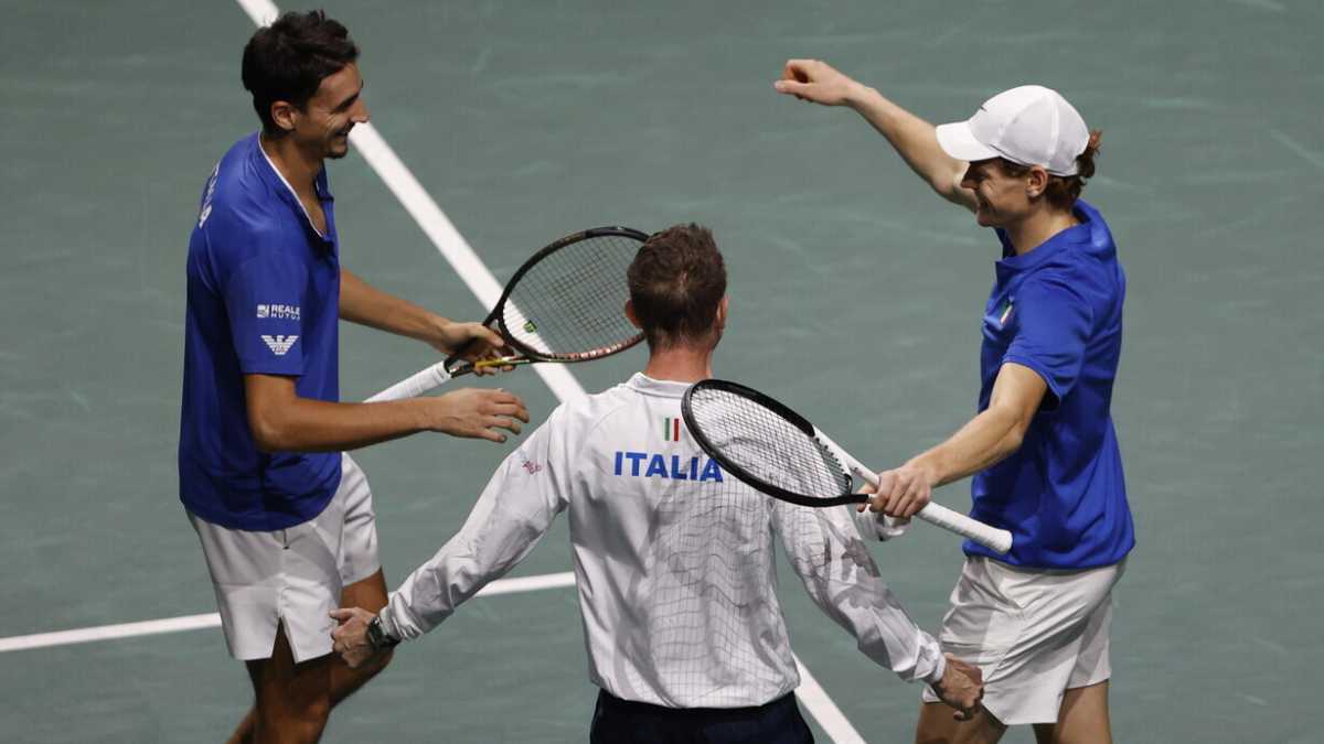 Immagine di Sinner porta l'Italia in finale di Coppa Davis (dopo 25 anni)